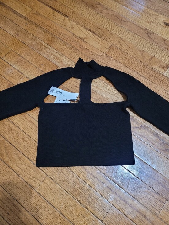 Zara Sweaters - Zara Black Cutout Knit Sweater